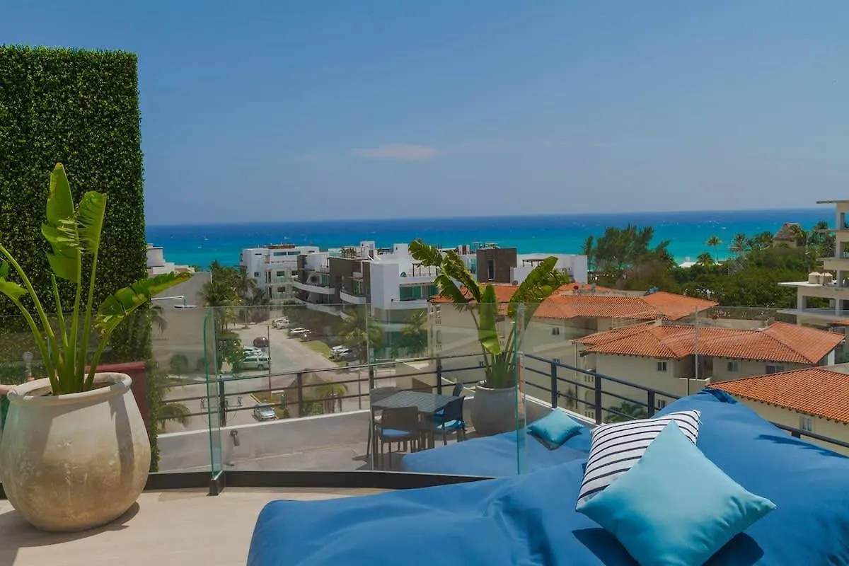The Boat 2 Blocks From The Sea And 5Th Ave 200 Mb Villa Playa del Carmen Mexico